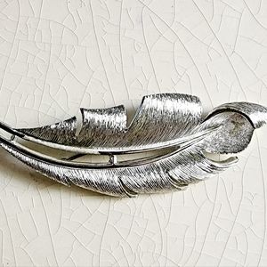 Emmons silver tone intricate feather leaf brooch